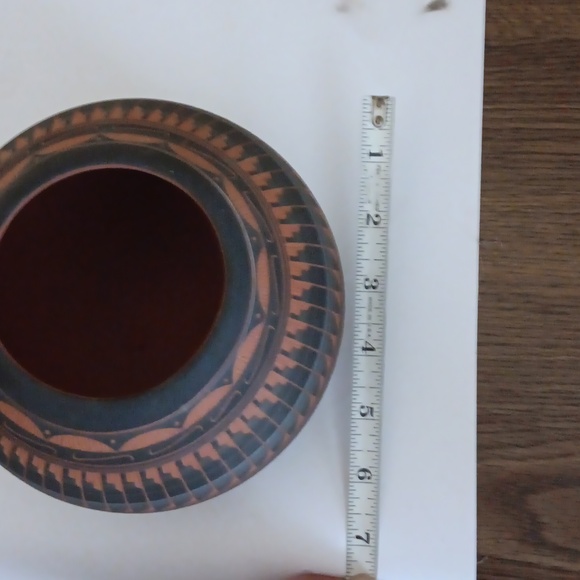 Vintage Handmade Navajo pottery - Picture 5 of 7